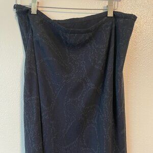 Women's Black Banana Republic Silk skirt Gently Worn Size 14
